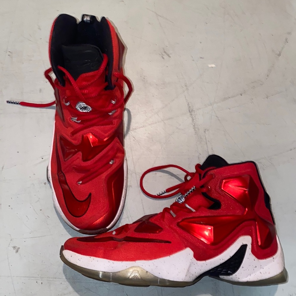 Nike Lebron 13 “Gym Red” size 9.5